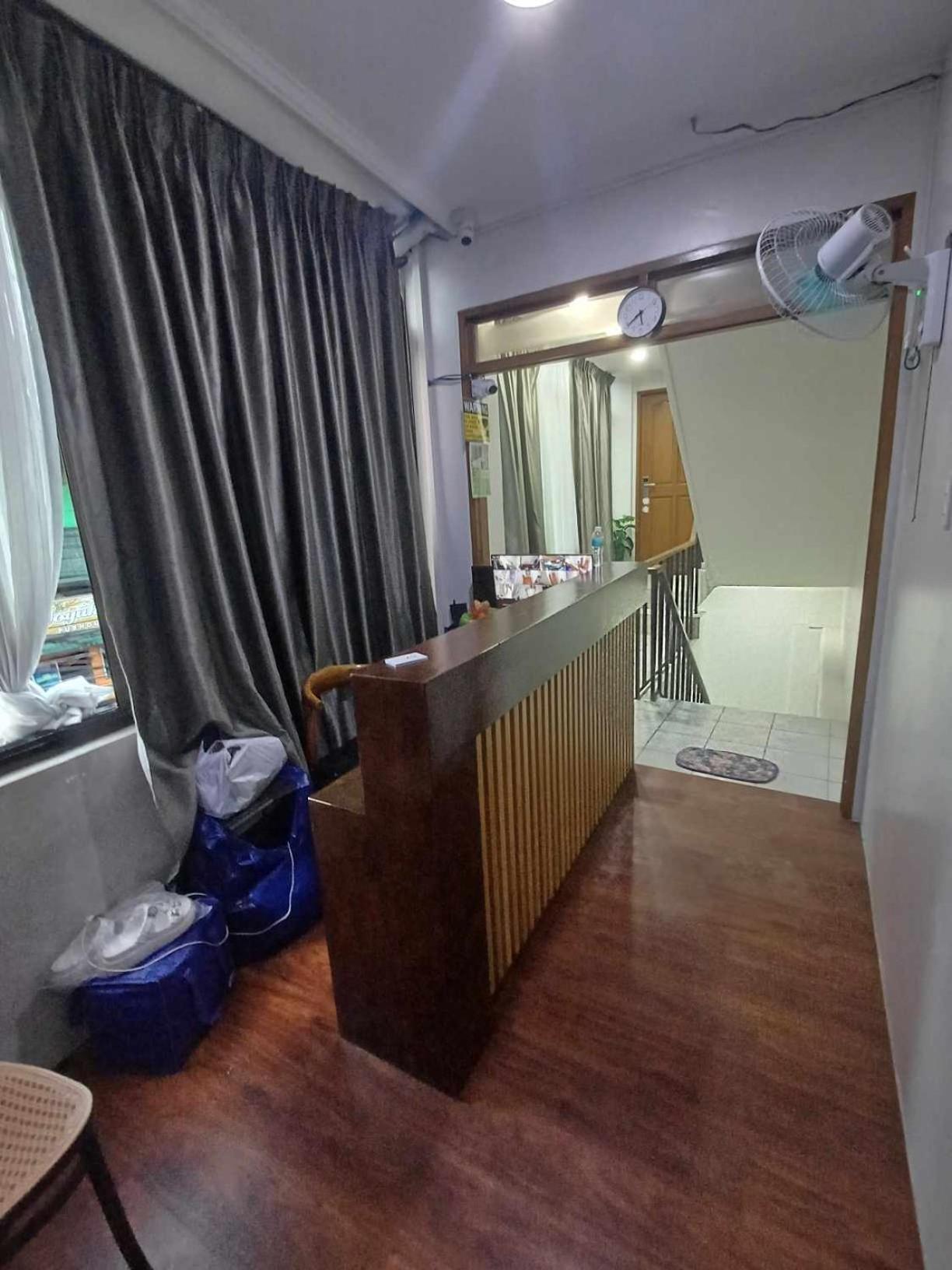 Gren Place Near Baclaran Airport Road By Reddoorz Hotel *