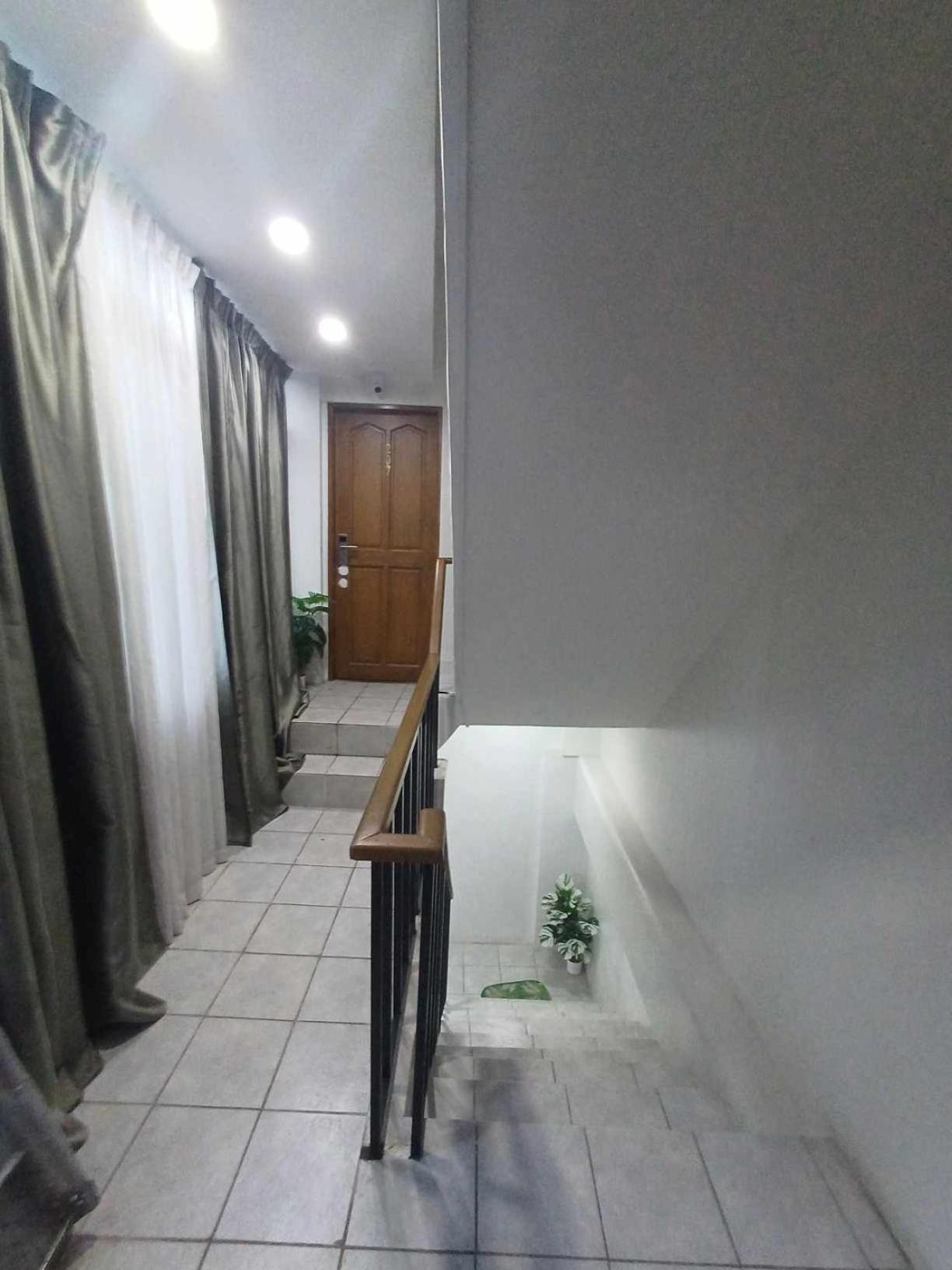 Gren Place Near Baclaran Airport Road By Reddoorz Hotel *